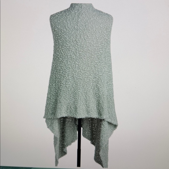 DEMDACO Handmade with Love Giving Shawl With Pockets - Sage. NWT in gift box - Picture 6 of 12